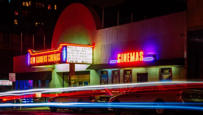 Assistir um bom filme no cinema.